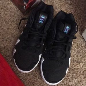 Kyrie 4s